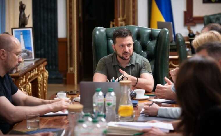 Зеленський висловився про рішення Польщі й надалі блокувати експорт зерна: "Це неприпустимо"