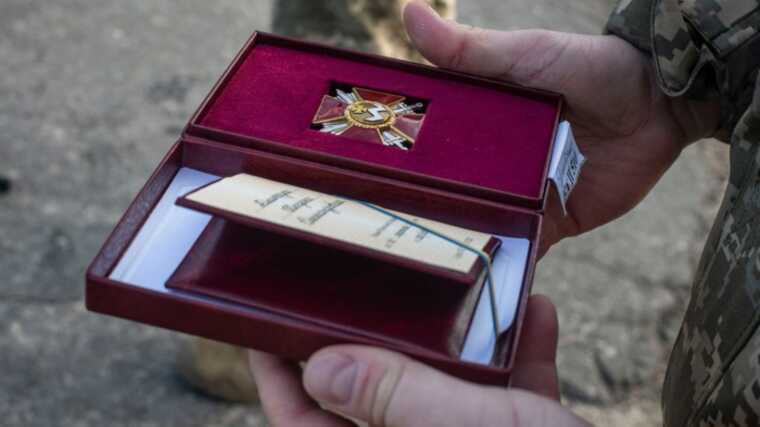 Зеленський відзначив державними нагородами 118 військовослужбовців, з яких 79 - посмертно