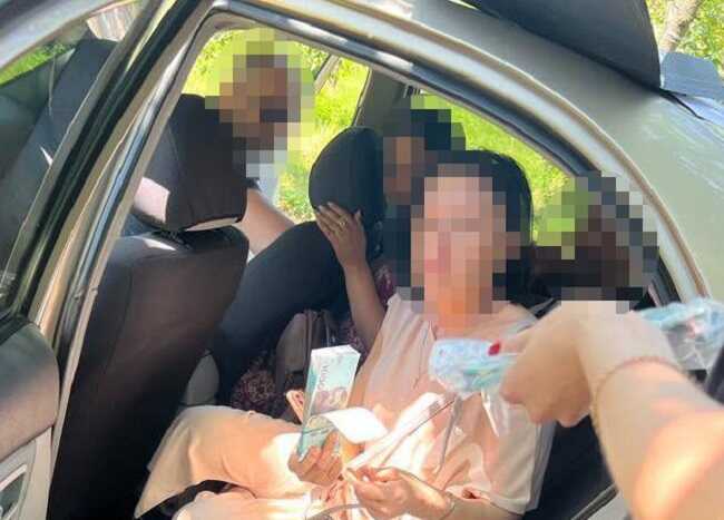 На Донеччині жінку затримали за організацію фіктивних шлюбів