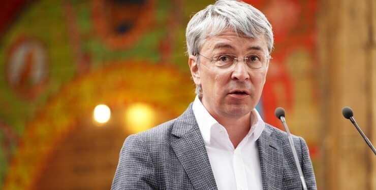 За закрытыми окнами: экс-министр Ткаченко устроил прощальную вечеринку после отставки, — СМИ