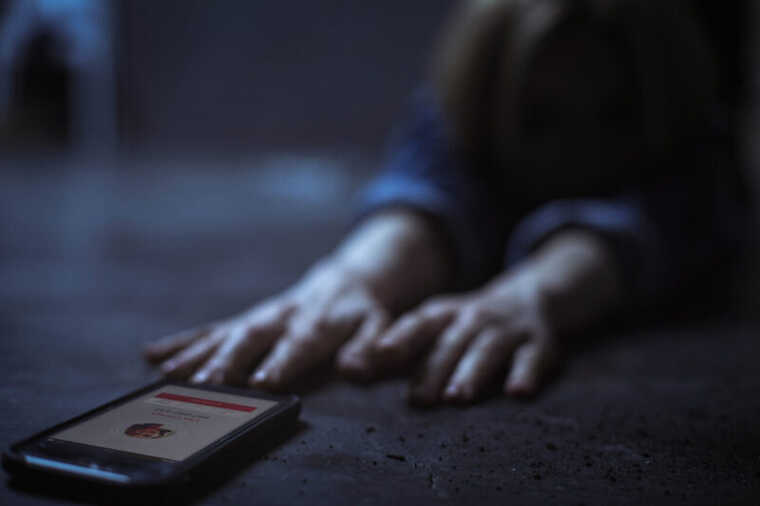 Жінку підпоїли в кафе, викрали, катували і змушували брати онлайн-кредити