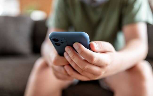 Кількість користувачів Threads скоротилася більш ніж удвічі