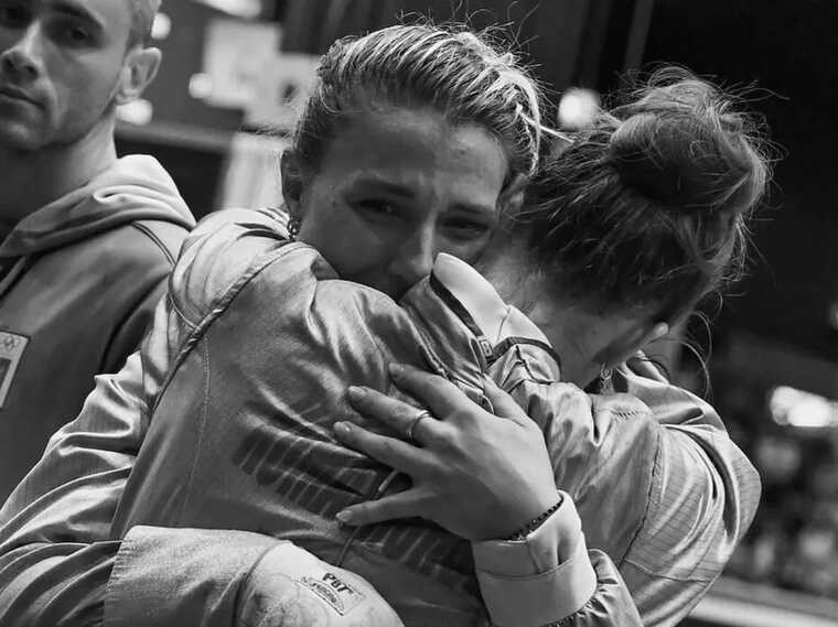 Харлан обратилась к украинцам, опубликовав фото в слезах: "Я обещаю..."