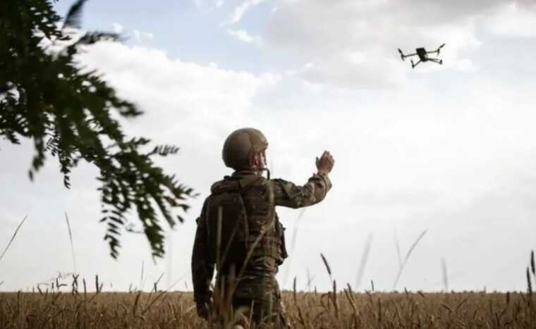 Аеророзвідники ЗСУ знищили ворожу техніку ударним дроном