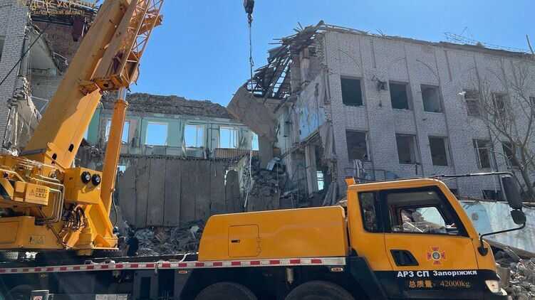 Оккупанты нанесли авиаудар по Орехову Запорожской области: есть жертва