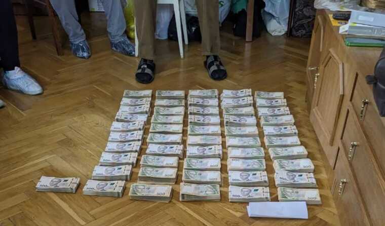 У Києві шахраї продали подружжю неіснуючу квартиру за 29 млн грн