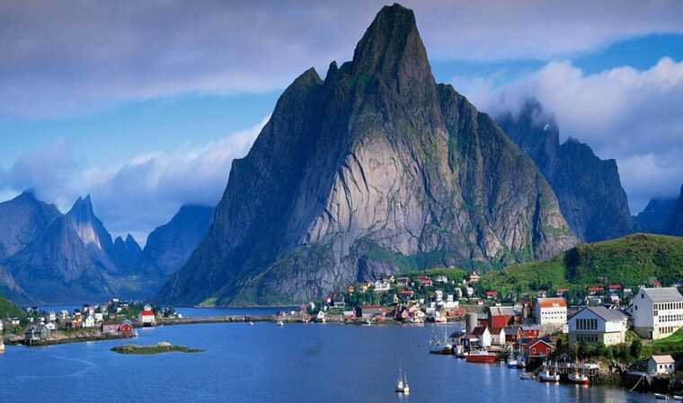 На півдні Норвегії оголосили червоне попередження: чекають надпотужні зливи