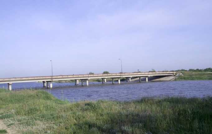 Почему украинские военные не уничтожили мост в оккупированном Армянске: объяснение эксперта