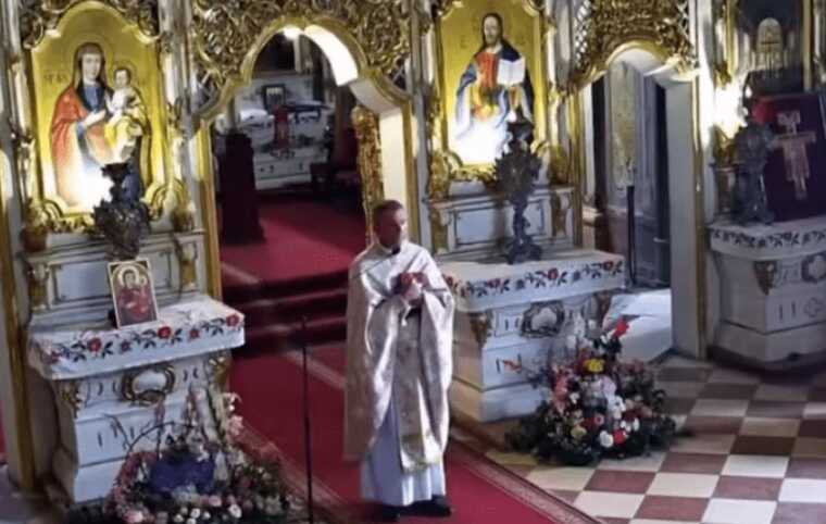 В Ужгороді священик закликав молитися за примирення українців із росіянами