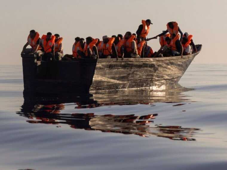 У берегов Италии затонуло судно с мигрантами: 41 человек погиб