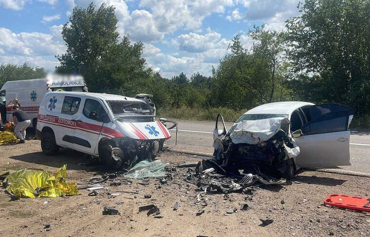 В Миколаївській області сталась ДТП за участі швидкої: є загиблі