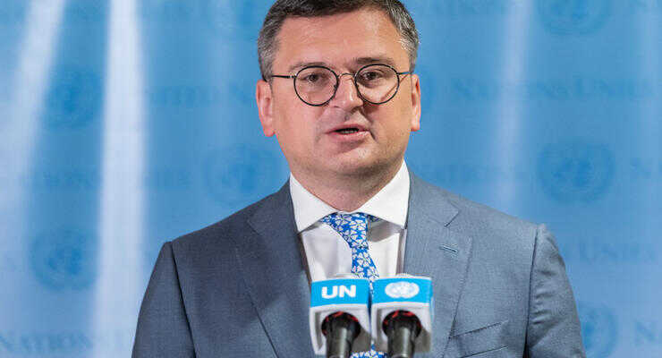   ,  .  -,     볿,  "  "