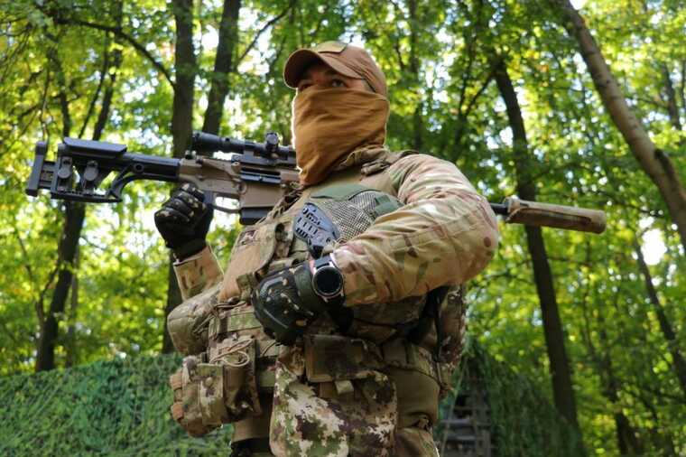 Українські снайпери знищили ворожу БМП під час нічного полювання біля Бахмута