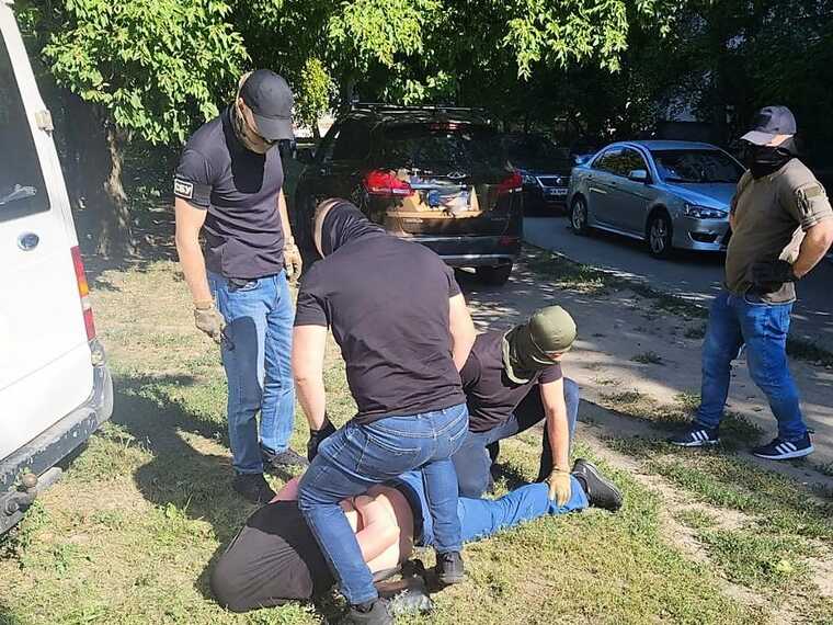 В Запорожье на взятке задержали полицейского