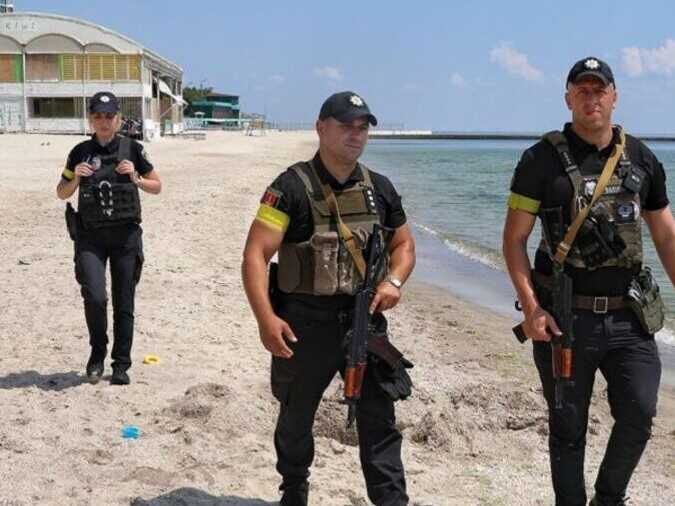 В Одесі офіційно відкрили пляжі для купання