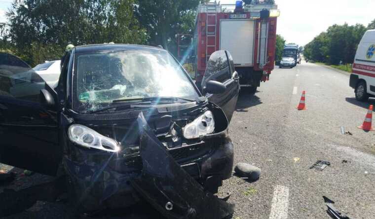 На відрізку дороги Черкаси-Золотоноша поблизу Деньгів відбулась жахлива смертельна ДТП