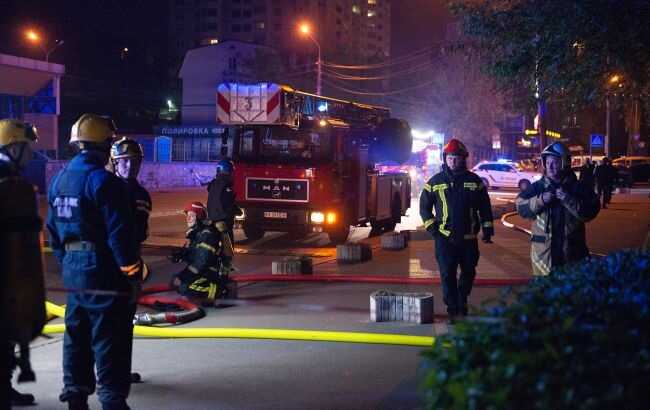 У Львові пролунали вибухи: в ОВА заявили про влучання