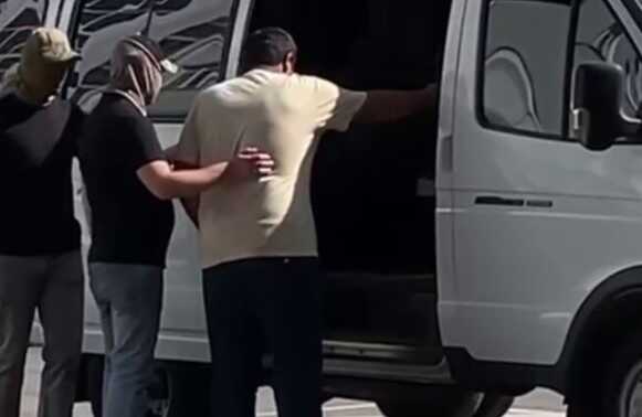 У Росії почали примусово ставити на військовий облік мігрантів, які отримали громадянство РФ