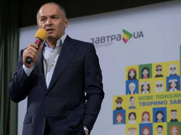 "Інтерпайп" олігарха Пінчука продовжує працювати у Росії попри війну та вбивства українців