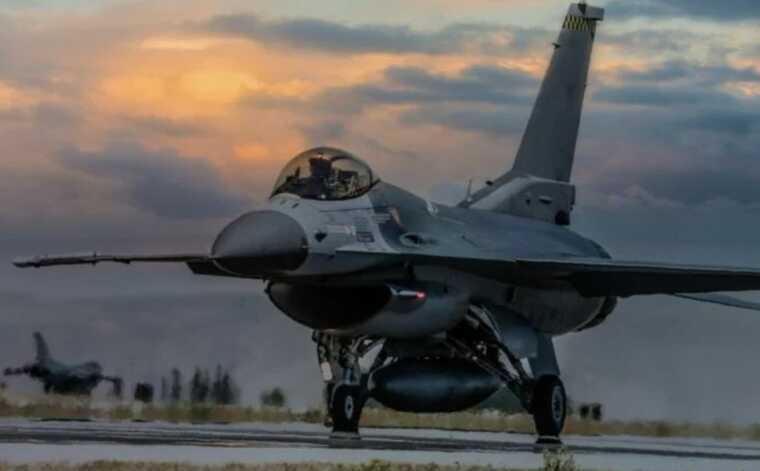     F-16  