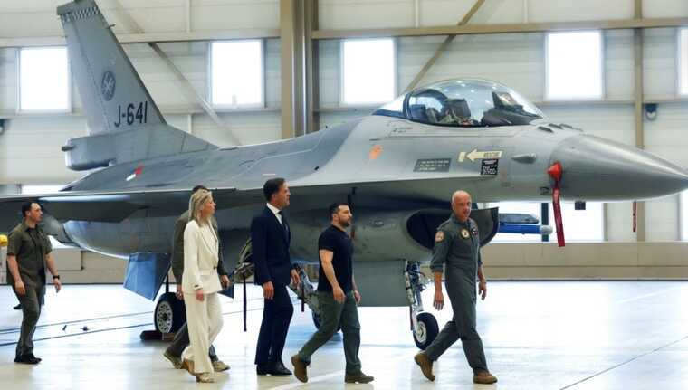 Reuters: Восьмеро українських пілотів розпочали навчання на F-16 у Данії