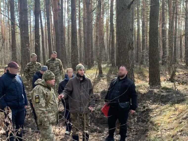 Правоохоронці повідомили про підозру окупантам, які на Київщині розстріляли водія цивільного автомобіля
