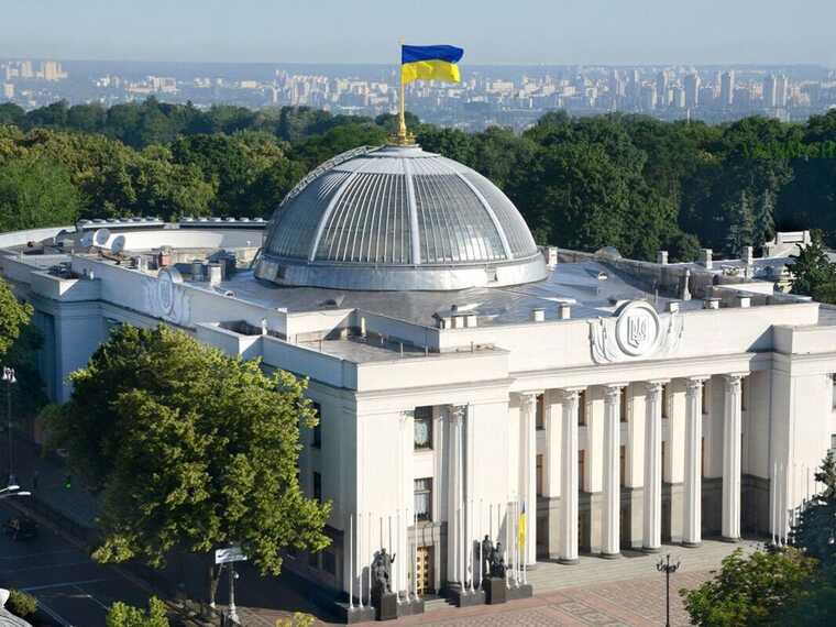 Українські партії звітуватимуть за кожну копійку: ухвалено законопроєкт