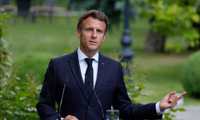 Макрон заявил, что готов поговорить с Путиным при необходимости