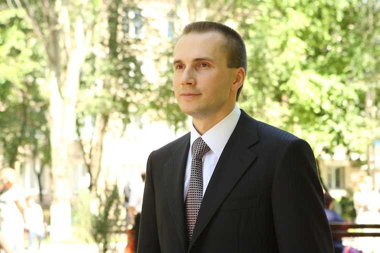 ЗМІ повідомили, що до окупованого Донецька повернувся Сашко "стоматолог" Янукович