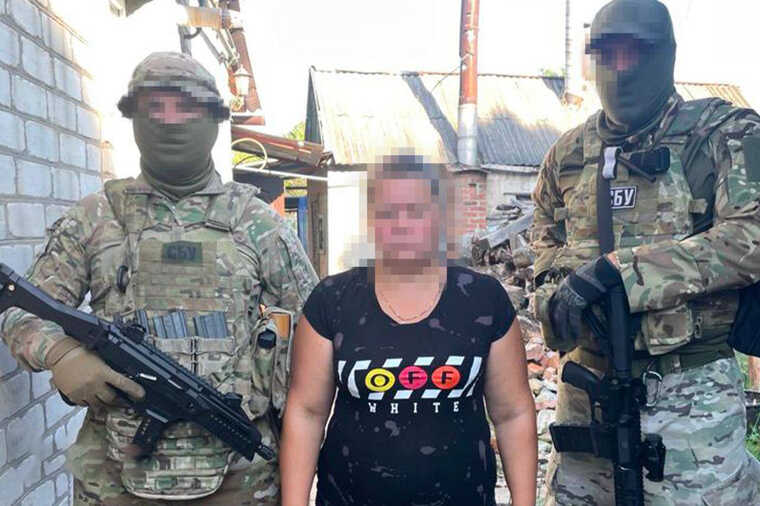 СБУ затримала зрадницю, яка «зливала» окупантам геолокації підрозділів ЗСУ, що контрнаступають під Бахмутом