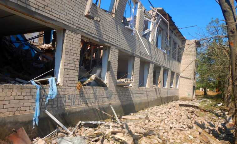 У Херсоні та області вибухи лунали всю добу: пошкоджено адмінбудівлі й амбулаторію