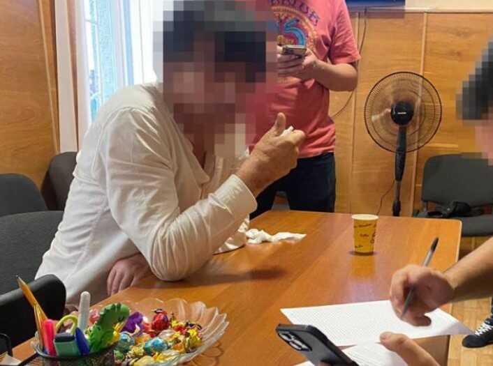 У Львові киянин пропонував 5 тисяч євро за знищення доказів з порнографії