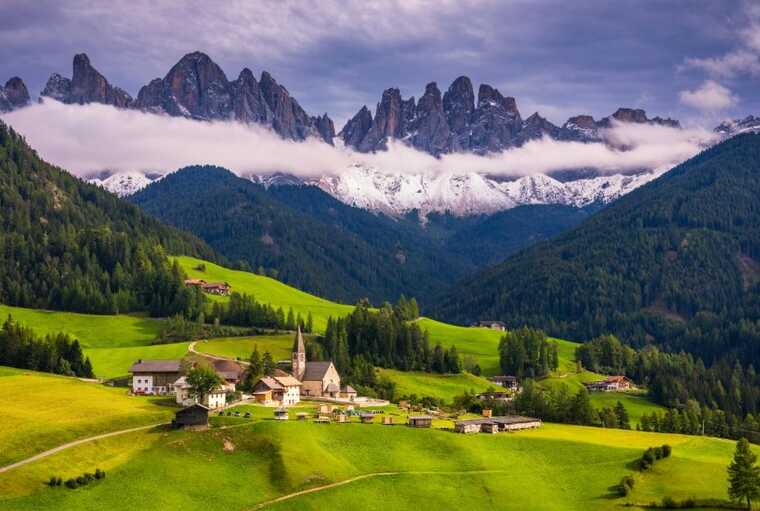 В Швейцарии альпинисты преодолели сложный маршрут, чтобы ограбить ящик для пожертвований