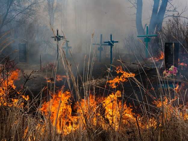Під Іркутськом спалили цвинтар із "вагнерівцями"