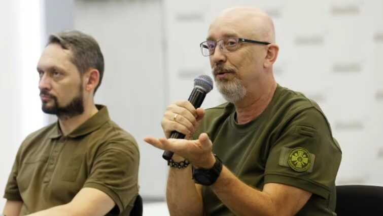 98% розмов із Президентом присвячені забезпеченню ЗСУ, - Резніков