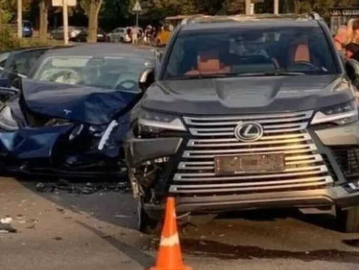 Дашу Квіткову спіймали на маніпуляціях з ДТП, на відео засвітився її ймовірний хлопець