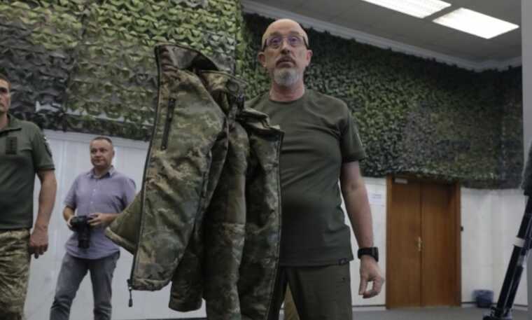 Експертиза встановила, що закуплені Міноборони куртки не відповідали технічним умовам, - Шабунін