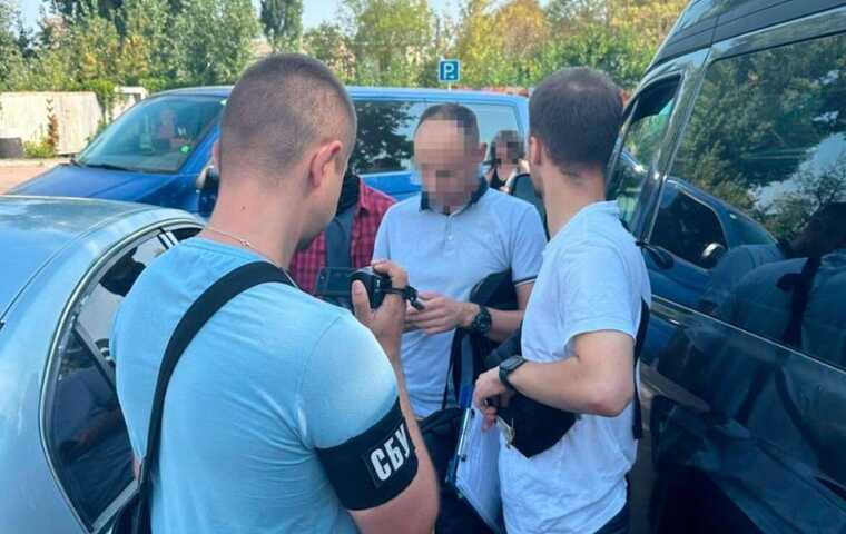 У Києві на хабарі затримали посадовця «Укрзалізниці»
