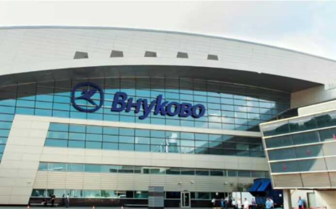 Московські аеропорти призупинили роботу, скасовано десятки рейсів – росЗМІ