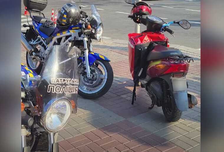 П’яним їздив по пішохідній частині Хрещатика: У Києві затримали водія мопеда