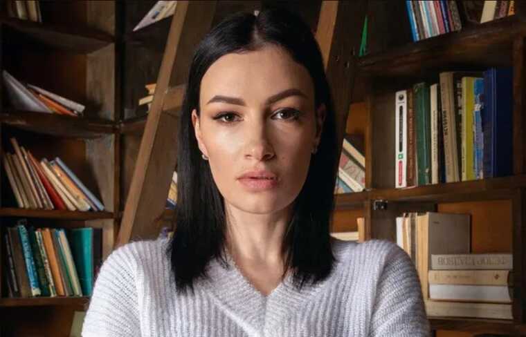 Анастасія Приходько жорстко розкритикувала Лію Ахеджакову за різкі слова щодо прапора України