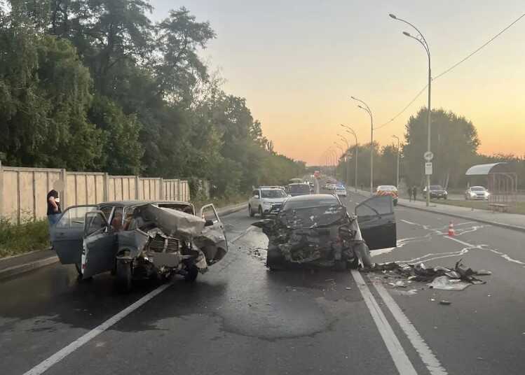 ДТП в Киеве: столкнулись две легковушки, есть погибший