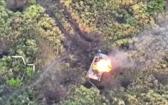 Пылала ярко: в ВСУ показали уничтожение техники оккупантов