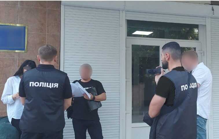 В Запорожье руководителя военкомата разоблачили на подделке документов