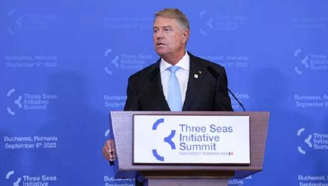 Атаки РФ на дунайські порти України уповільнять експорт зерна – президент Румунії