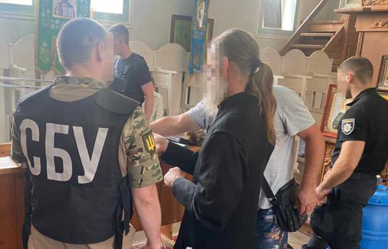 На Закарпатье кума жены Медведчука, священника УПЦ МП разоблачили на пропаганде коммунизма