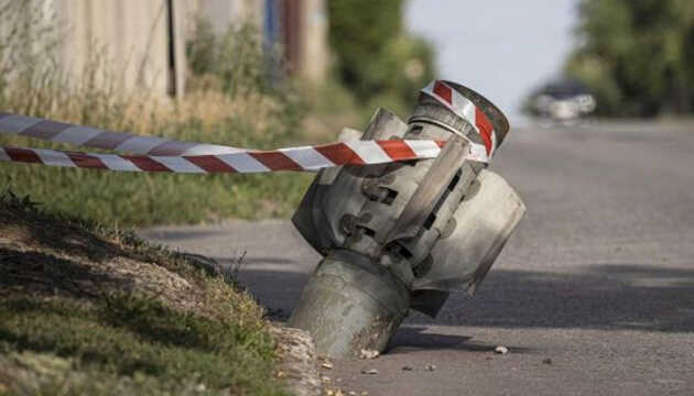 Окупанти обстріляли із важкої артилерії громаду на Дніпропетровщині: пошкоджено підприємство