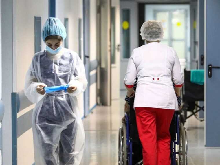 У Росії медикам заборонили користуватися технікою Apple, а також використовувати GPS і Bluetooth