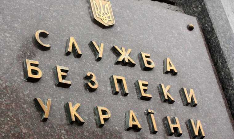 Медсестру військового госпіталю в Маріуполі підозрюють у дезертирстві