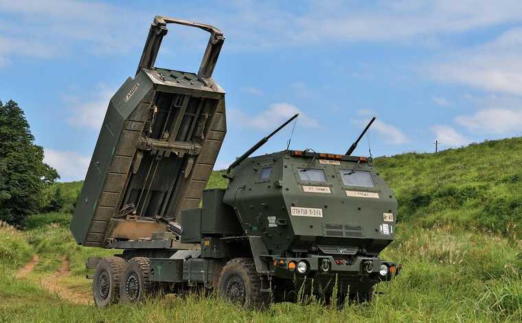 Український HIMARS знищив чотири самохідні гаубиці окупантів в одній лісосмузі